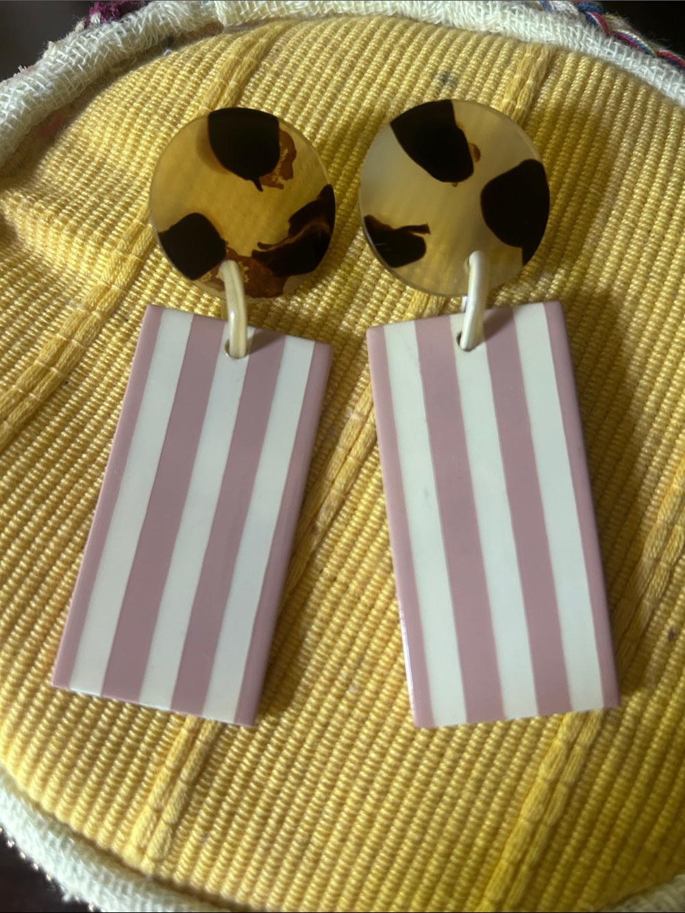 Sunshine Tienda White Striped Drop Earrings - Fun Lightweight Accessory